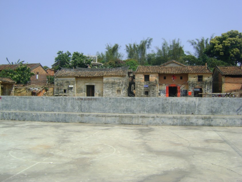 两间癸正针祠堂正照，左右两水出前方.jpg