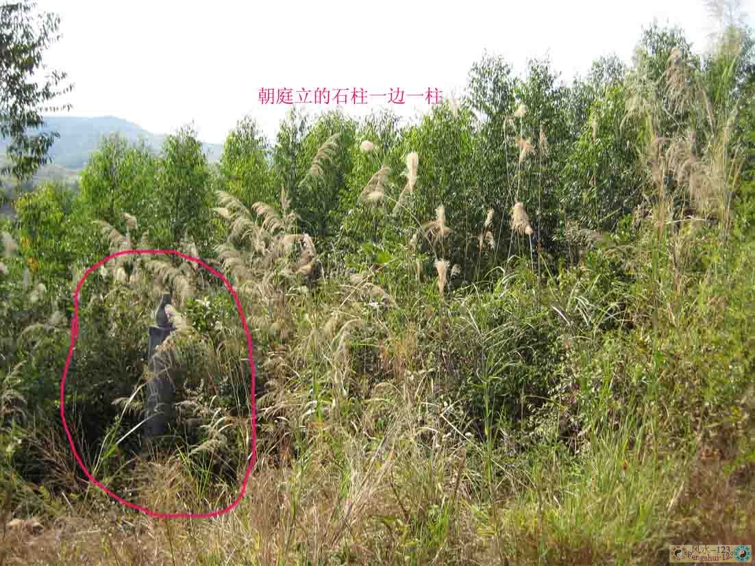 两侧石柱.jpg