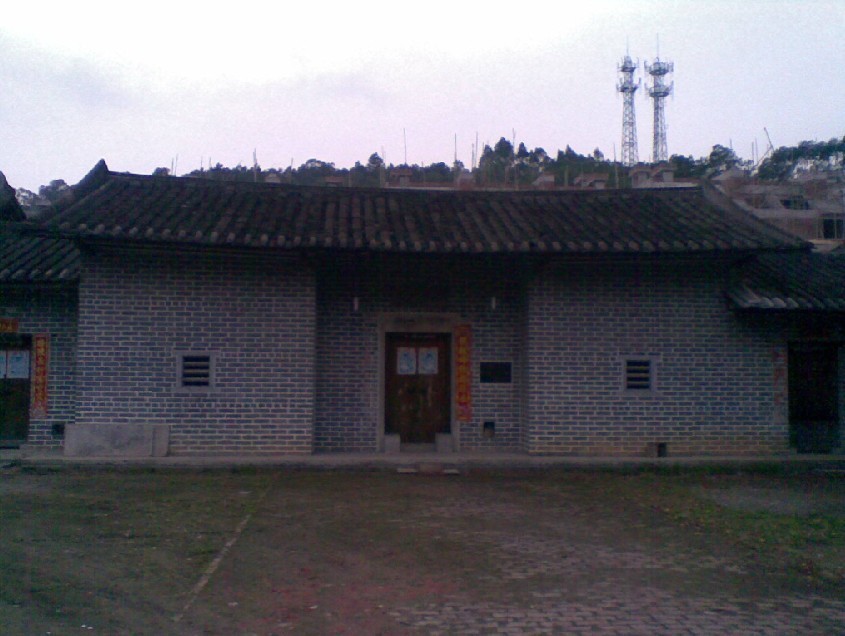 坐庚兼申祠堂，左水倒右。.jpg