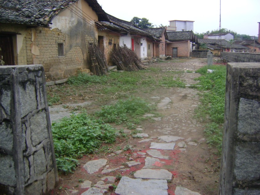 右边门辛正针中线方，坐辰兼乙，右水倒左.jpg