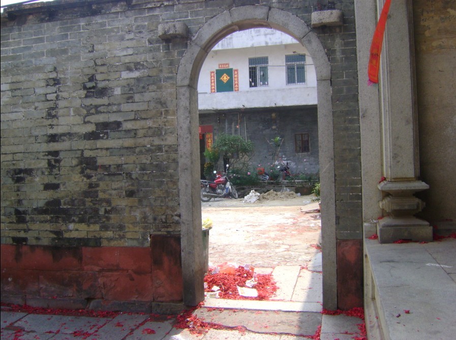 右边门坤兼未方，坐艮正针.jpg