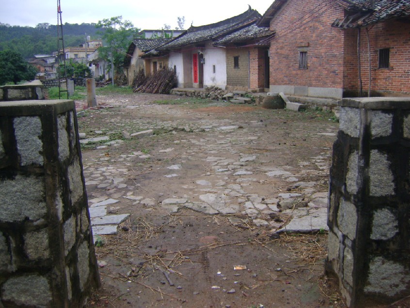 左边门巽正针中线方，坐乾兼戌，左水倒右.jpg