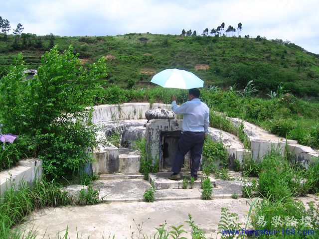 穴场，碑记辛乙兼戍辰，右水倒左.jpg