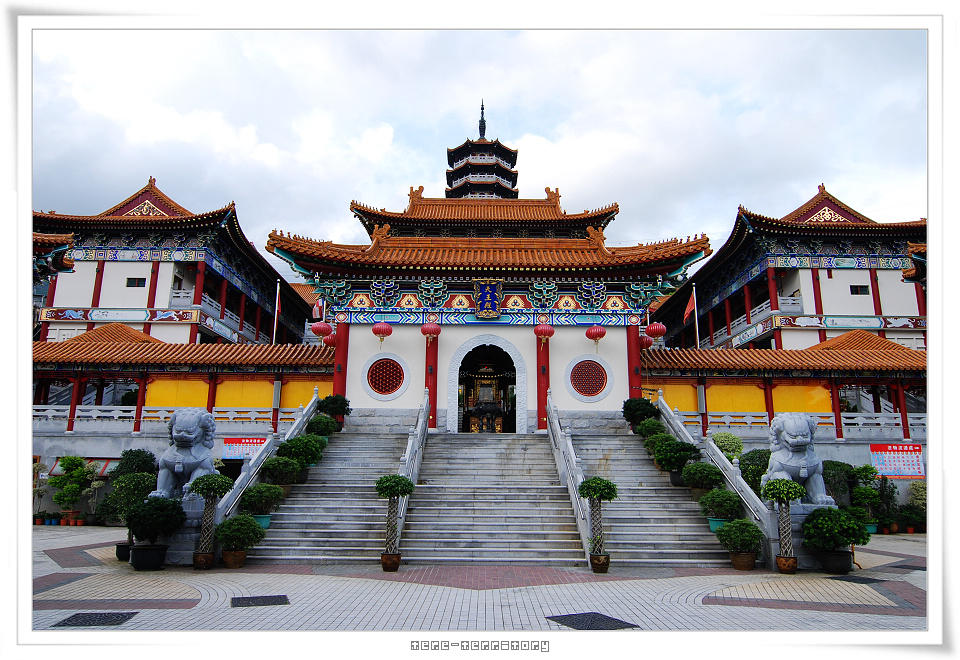 西方寺入口正門.jpg