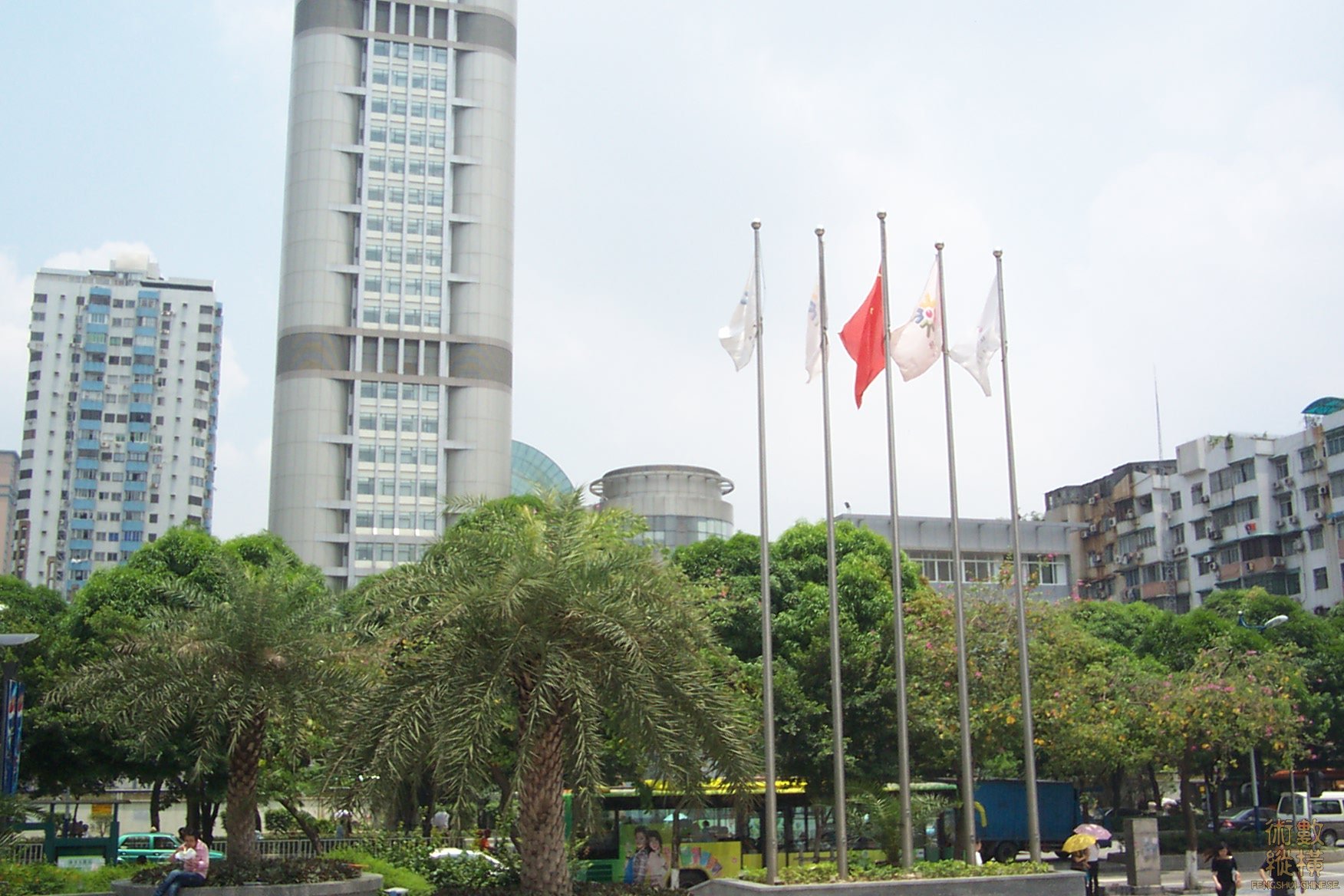 东南门向外看2.JPG