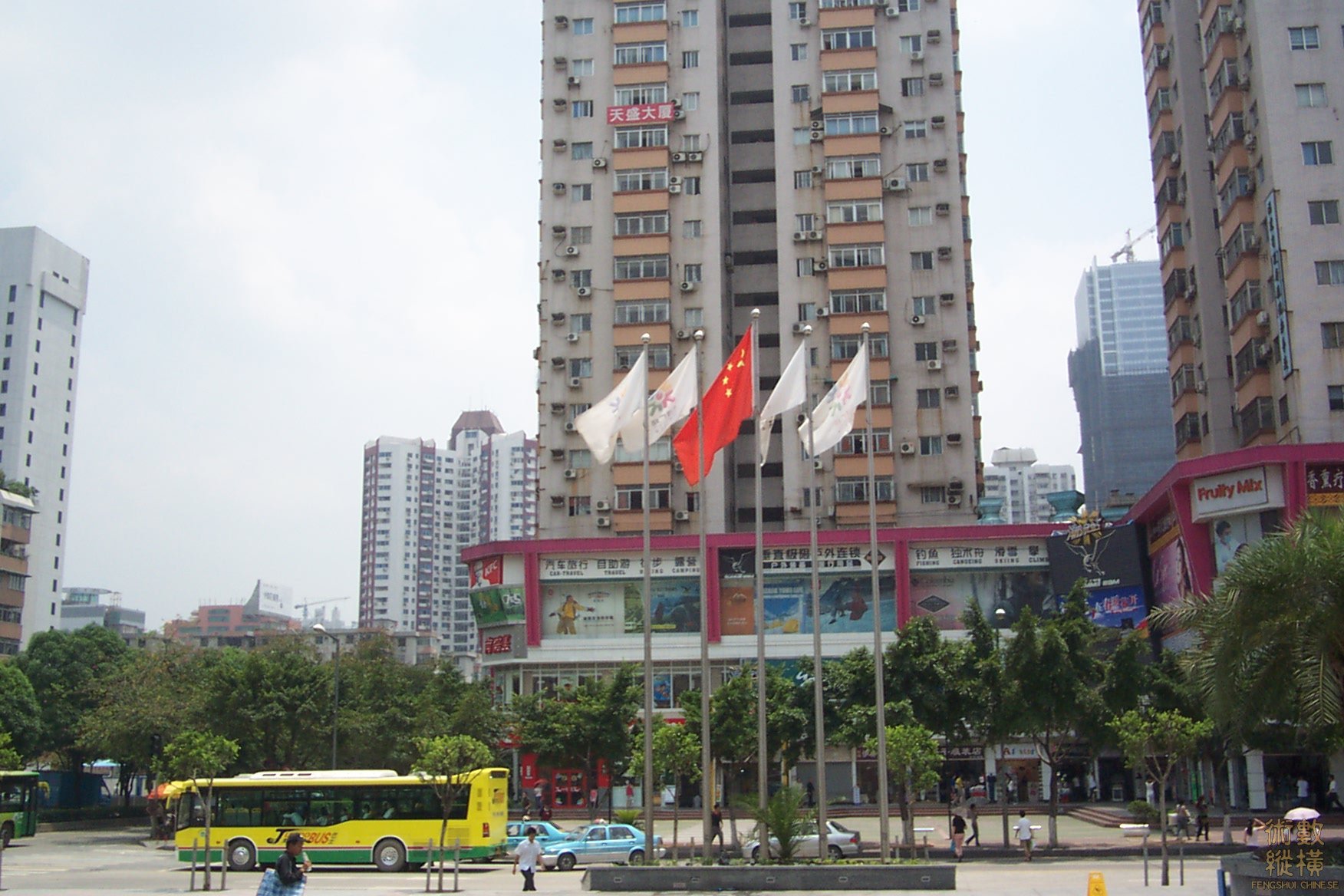 东南门向外看.JPG