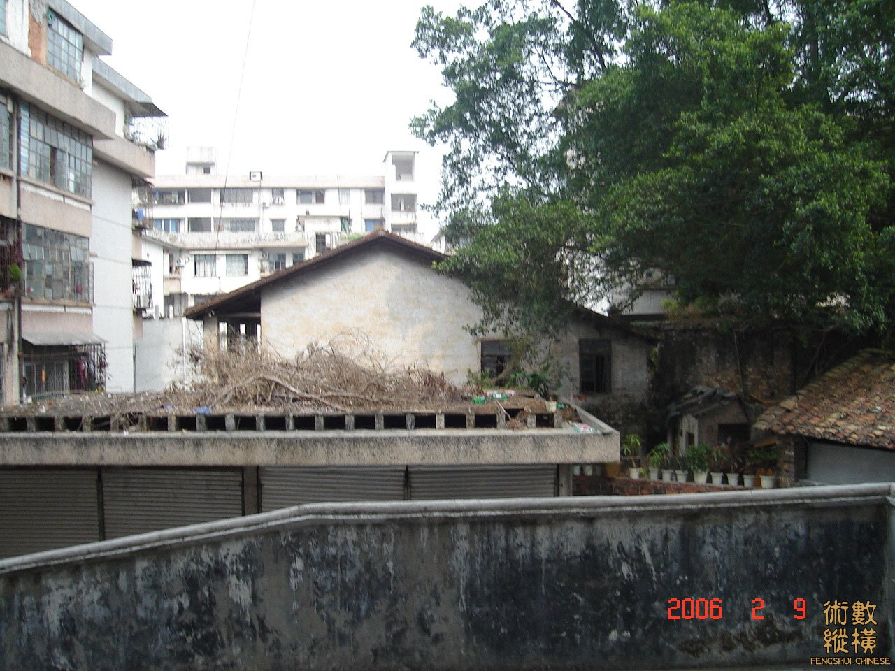 大楼门正面.jpg