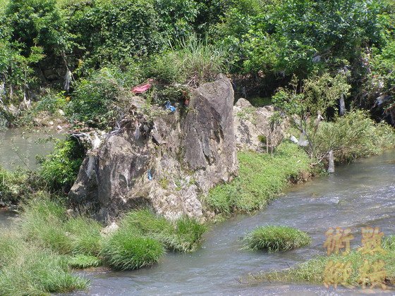 水口巨石.JPG