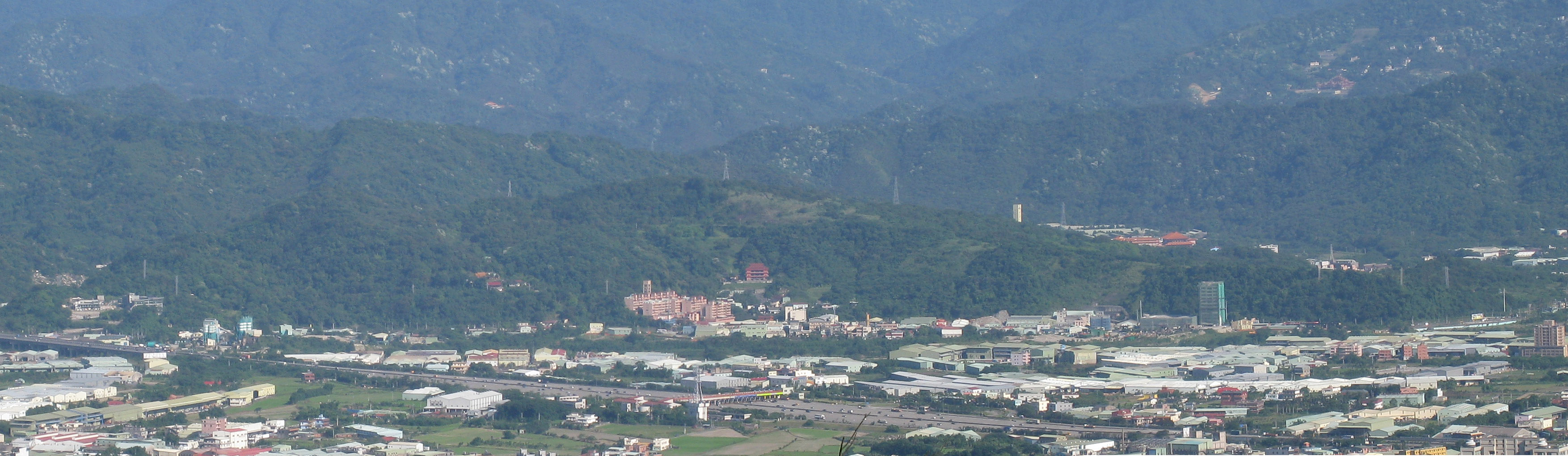 形如鱷魚之山.jpg